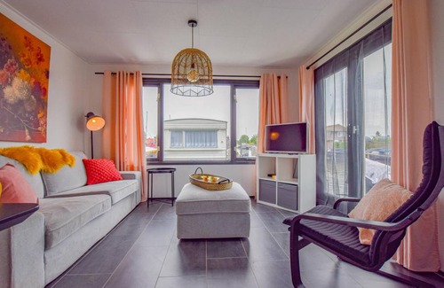 Municipality of Stichtse Vecht Boat Rental | 33 m² Houseboat ∙ 2 bedrooms ∙ 3 guests