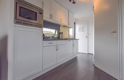 Municipality of Stichtse Vecht Boat Rental | 33 m² Houseboat ∙ 2 bedrooms ∙ 3 guests