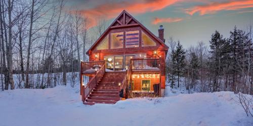 Bethel Ski Chalet | 35 Hideaway - Mtn Views, Hot Tub, Game Room, Dogs Ok, 12 Mins to Sunday River