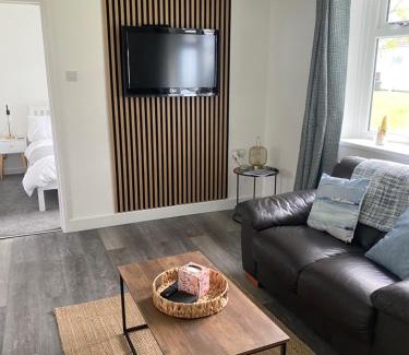 Scurlage House | 37 Gower holiday village Ty Seren Cosy 2 bedroom chalet