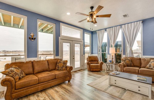 Lakeside City House | 371 m² House ∙ 2 bedrooms ∙ 12 guests