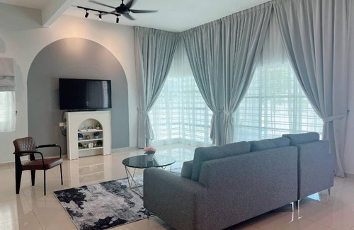Kampung Kayan House | 3800 m² House ∙ 4 bedrooms ∙ 11 guests