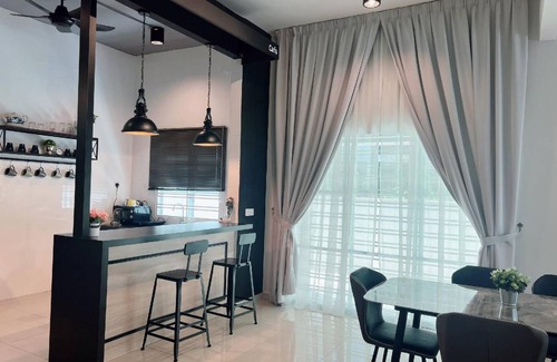 Kampung Kayan House | 3800 m² House ∙ 4 bedrooms ∙ 11 guests