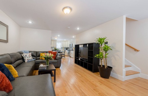 Quincy House | 39-Newly Built Townhouse
