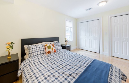 Quincy House | 39-Newly Built Townhouse