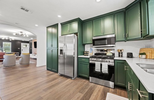 Oak Cliff House | 3Bed Home near Dtown Dallas with King Bed&Queen Beds+Free Parking+Fun Backyard