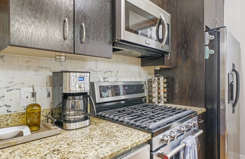 West Loop House | 3BR/2.1BA TOWNHOUSE IN THE HEART OF WEST LOOP