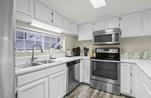 Arcadian Shores House | 3BR 2BA Villa in gated Kingston Resort - short walk to the beach! Sleeps 8!