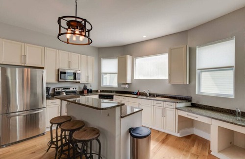 Eastwood House | 3BR in East Nash with YARD Walk to Shops & Eats
