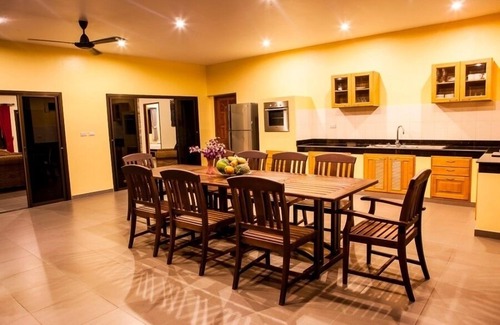 Mae Nam Villa | 3BR Zanzibar Villa-Walk to beach