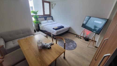 Yeoksam Apartment | 4-2926 #Gangnam Stn, 5-min #Yeoksam Stn, 3-min #OTT #Concierge Gangnam Managed