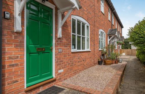 Crewe House | 4 Aldelyme Court