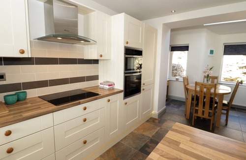 Llandudno Cottage | 4 ANGLESEY ROAD, character holiday cottage in Llandudno