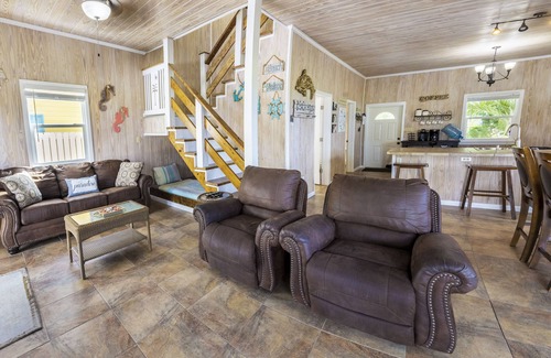 Spanish Wells Cottage | 4 BED 4 BATH: Breath Taking Views, Right On Beach: Free Golf Cart & Kayaks