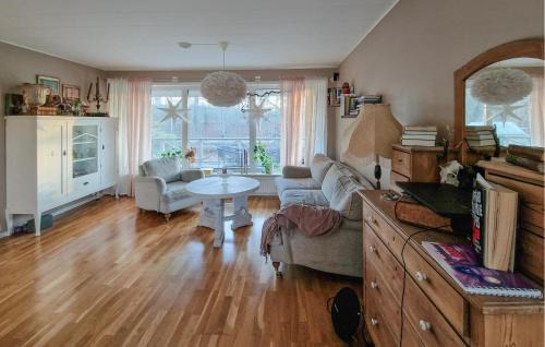 Roke House | 4 Bedroom Amazing Home In Röke
