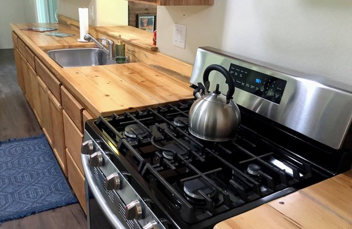 Squaw Valley House | 4 Bedroom Family Stay Near Kings Canyon NP - Great Wifi and EV Charger