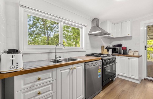 Bellingen Cottage | 4 Bedroom Farm Cottage on Bellingen River