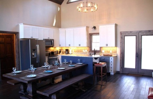 Massanutten House | 4 Bedroom Luxury: FREE SUMMER POOL PASS-PoolTable-Outdoor Fireplace-Views-PS5