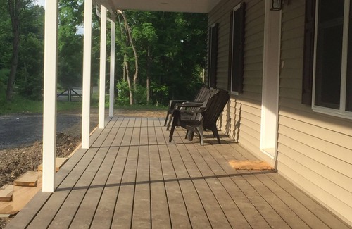 Huntingdon Ski Chalet | 4 BR/2 BA Sleeps 12 Hot Tub!<2 miles to Snyder'sRun Boat Launch; 45 min to PSU