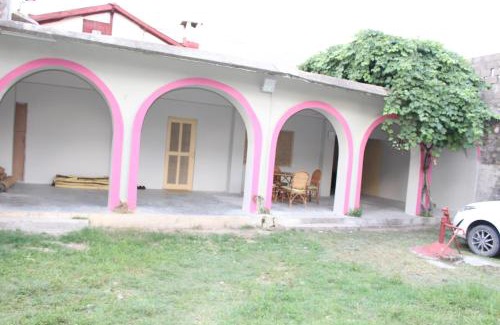 Balakot House | 4 Kanal Entire Private Guest House with 2 Bedrooms attached Bathrooms and Kitchen and Lawn