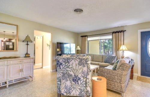 Harbor Bluffs House | 4 Mi to Dog Beach Largo Home with Pool and Hot Tub!