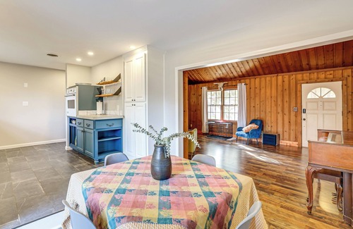 Sans Souci House | 4 Mi to Dtwn: Home w/Fire Pit in Greenville