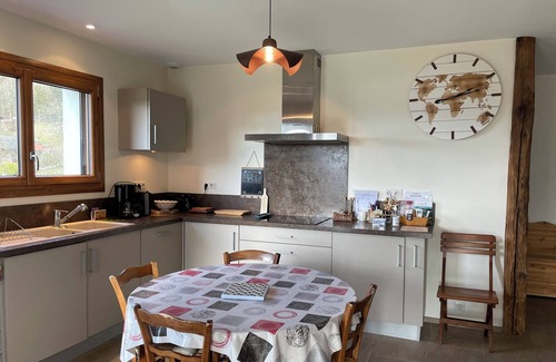 Aiguebelette-le-Lac House | 4-star gîte, 10 people, with SPA, 2 minutes from the lake. Lake view.