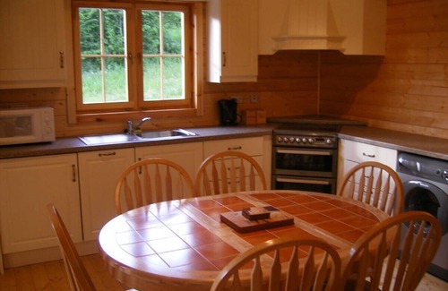 Monaghan Cabin | 4 Star Self Catering lakeside holiday log cabin in County Monaghan Ireland