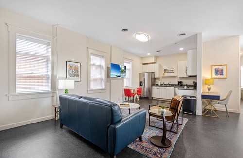 Butchertown Apartment | 4 Suites, 1 Epic Stay – Sleep 22 in NULU