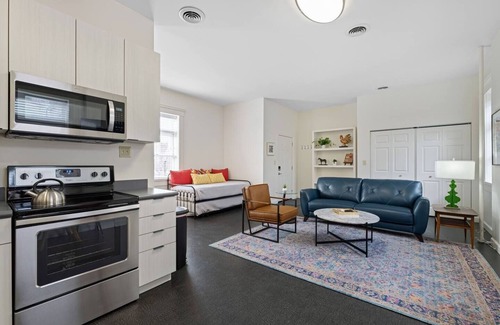 Butchertown Apartment | 4 Suites, 1 Epic Stay – Sleep 22 in NULU