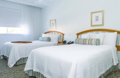 City Center Hotel | 4 Units | Ideal Family Suite in South Beach, Kitchenette, Pool & Ocean Nearby