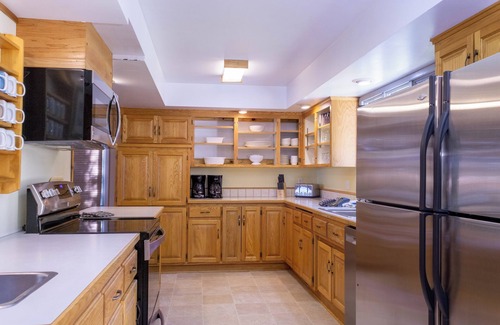 Walker Resort | 40% off summer rates August 23-30. 4 BRM reunion home just steps from the lake.