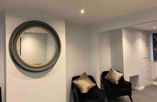 Snettisham House | 42 Southgate Lane