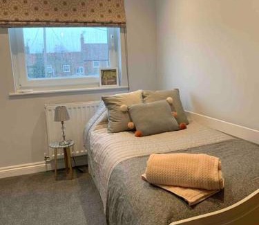 Snettisham House | 42 Southgate Lane