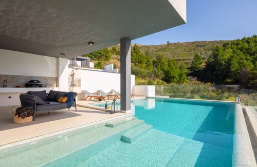 Podstrana Villa | 450 m² Villa ∙ 4 bedrooms ∙ 8 guests