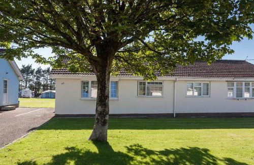 Scurlage House | 46 Gower Holiday Village Swimming Pool Open Until 31 October