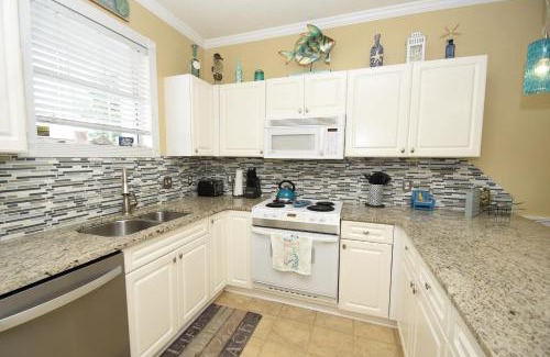 Central Myrtle Beach Apartment | 4673 Wild Iris Dr 203 Condo