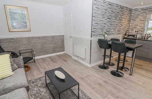Scurlage Cottage | 48 Gower Holiday Village