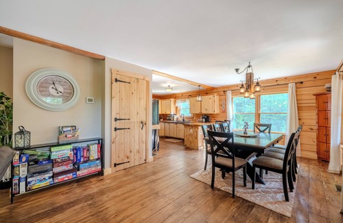 Jackson Cabin | 4Bed 3Bath Cabin w/Hot Tub Near North Conway #TheIntervaleCabin