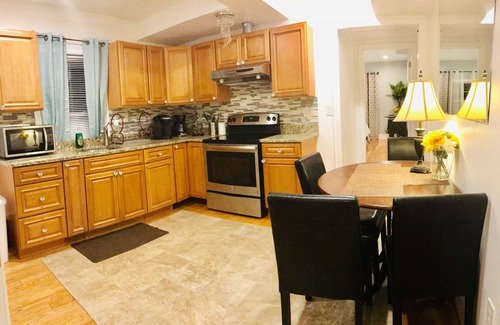 Quincy Apartment | 4BR 2Baths WOLLASTON BEACH.15min to Boston2
