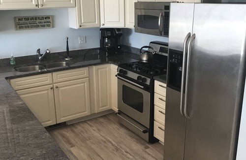 North Wildwood Condo | 4BR 3Bath 2level condo sleeps 10 dog friendly