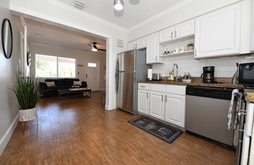 North Andrews Gardens House | 4BR Home, Hot Tub, Near Beach & Wilton Manors