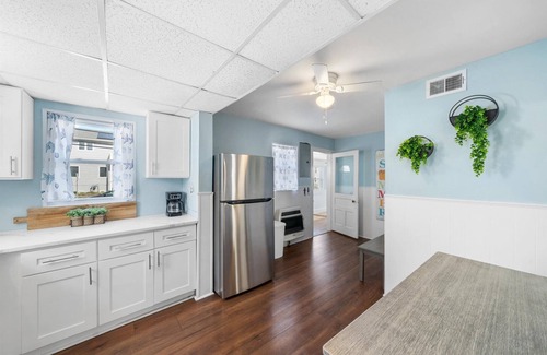 North Wildwood House | 4BR Shore House-Close To The Action