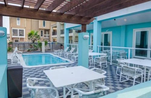 South Padre Island Apartment | 5 BEDROOM BEACHFRONT CONDO - 2nd Floor