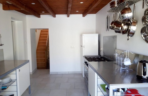 La Chapelle-Themer House | 5 bedroom gite with private pool in village setting