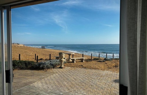Henties Bay Villa | 5 bedroom house on the beach