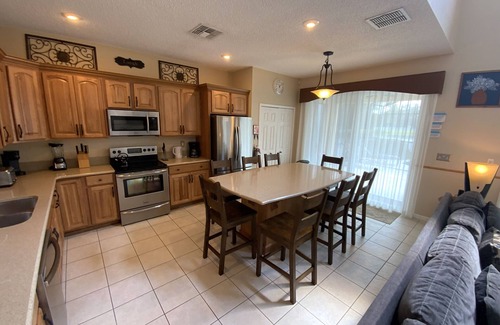 Seasons Villa | 5* comfort, close to the parks & superb lake view NEW - Harry Potter room!