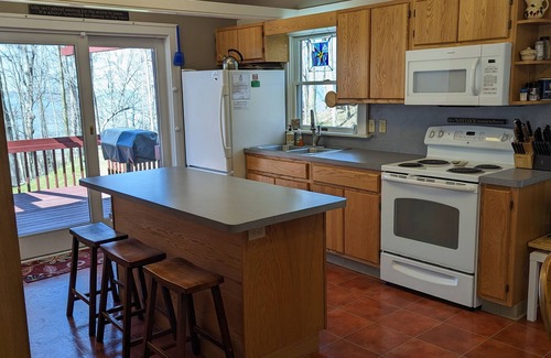 East Springfield House | 5 lakefront acres with DIRECT beach access from property