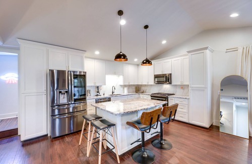 Montopolis House | 5 Mi to Dtwn Austin: Vibrant Home w/Patio