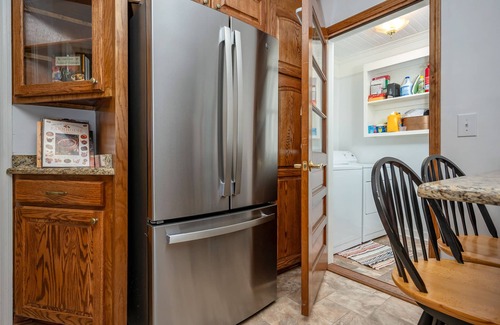 Columbus House | 5 Miles from TIEC!